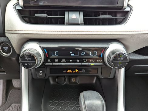 Used 2023 Toyota RAV4 XLE AWD/4WD image 23