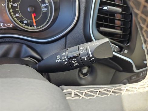 Used 2021 Jeep Cherokee Latitude Lux 80th Anniv w/ Quick Order Package 26U 80TH image 23