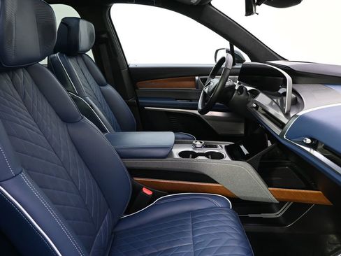New 2026 Cadillac Vistiq Premium Luxury w/ LPO, Floor Liner Package AWD/4WD image 16