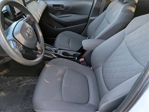 Used 2022 Toyota Corolla LE image 16