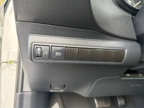 Used 2022 Toyota Corolla LE FWD image 17