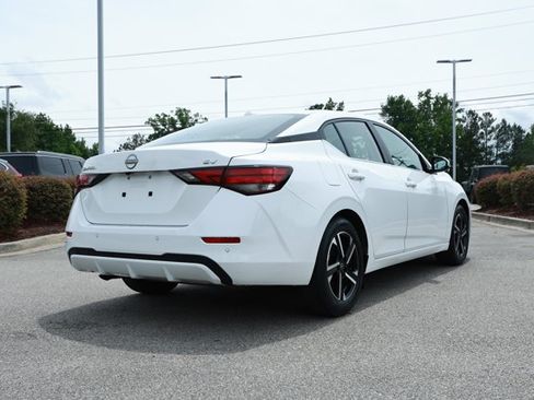 Used 2024 Nissan Sentra SV FWD image 6