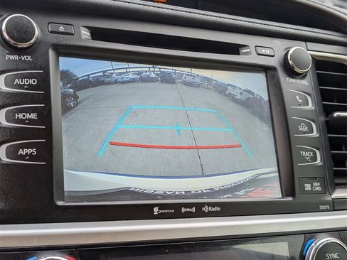 Used 2018 Toyota Highlander XLE image 14