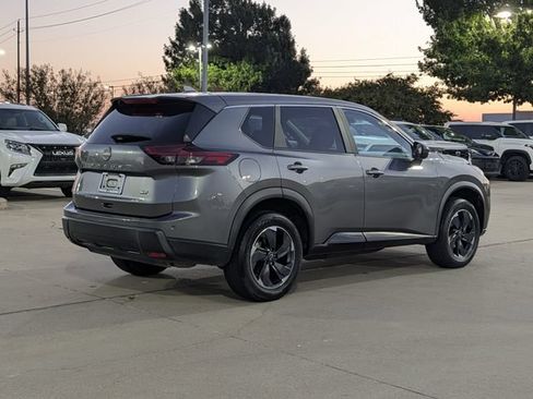 Used 2024 Nissan Rogue SV FWD image 6