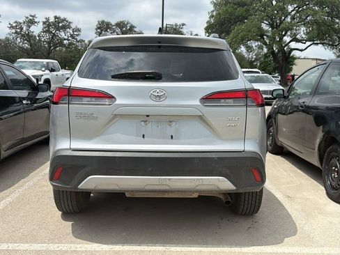 Used 2025 Toyota Corolla Cross XLE image 6