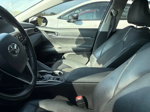 Used 2022 Toyota Camry XLE FWD image 7