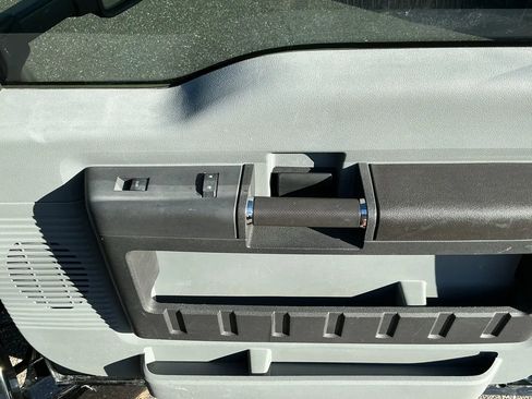 Used 2015 Ford F650 2WD Regular Cab Super Duty image 26