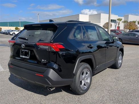 New 2025 Toyota RAV4 XLE image 4