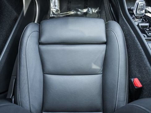 Used 2024 Volvo XC40 B5 Plus w/ Climate Package AWD/4WD image 26