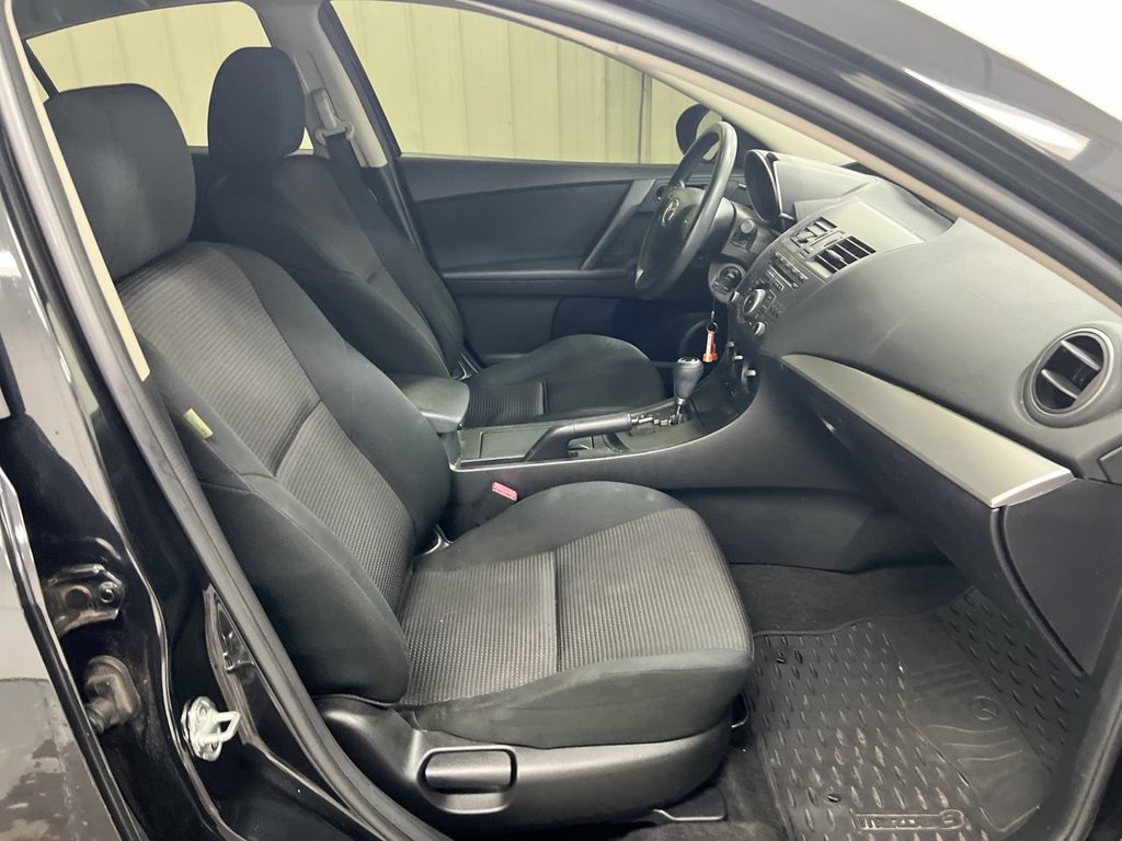 Used 2013 MAZDA MAZDA3 i Sport FWD image 20