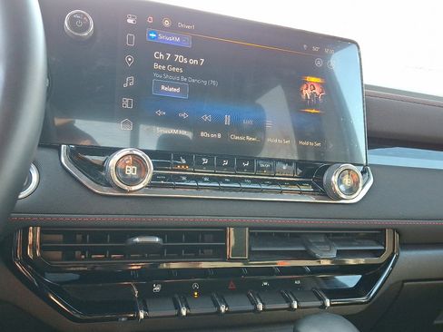 Used 2024 Chevrolet Colorado Z71 w/ Z71 Convenience Package 2 image 28