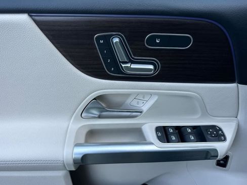 New 2026 Mercedes-Benz GLB 250 image 10
