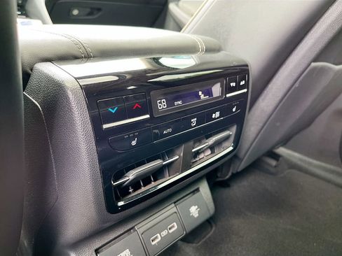 Used 2024 Acura MDX SH-AWD w/ Advance Package image 25