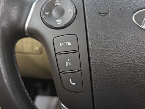 Used 2013 Hyundai Genesis 3.8 w/ Premium Pkg RWD image 27