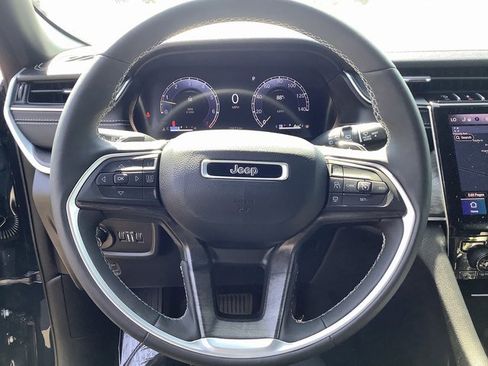 Used 2024 Jeep Grand Cherokee L Limited w/ Luxury Tech Group II image 11