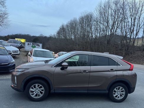 Used 2019 Mitsubishi Eclipse Cross ES image 3