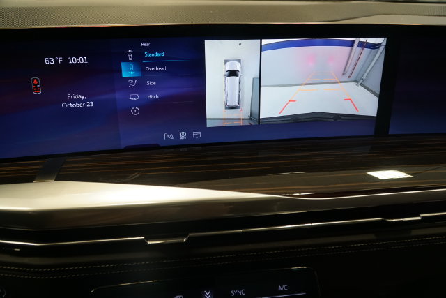 Used 2026 Cadillac Escalade ESV Luxury w/ LPO, Floor Liner Package AWD/4WD image 28