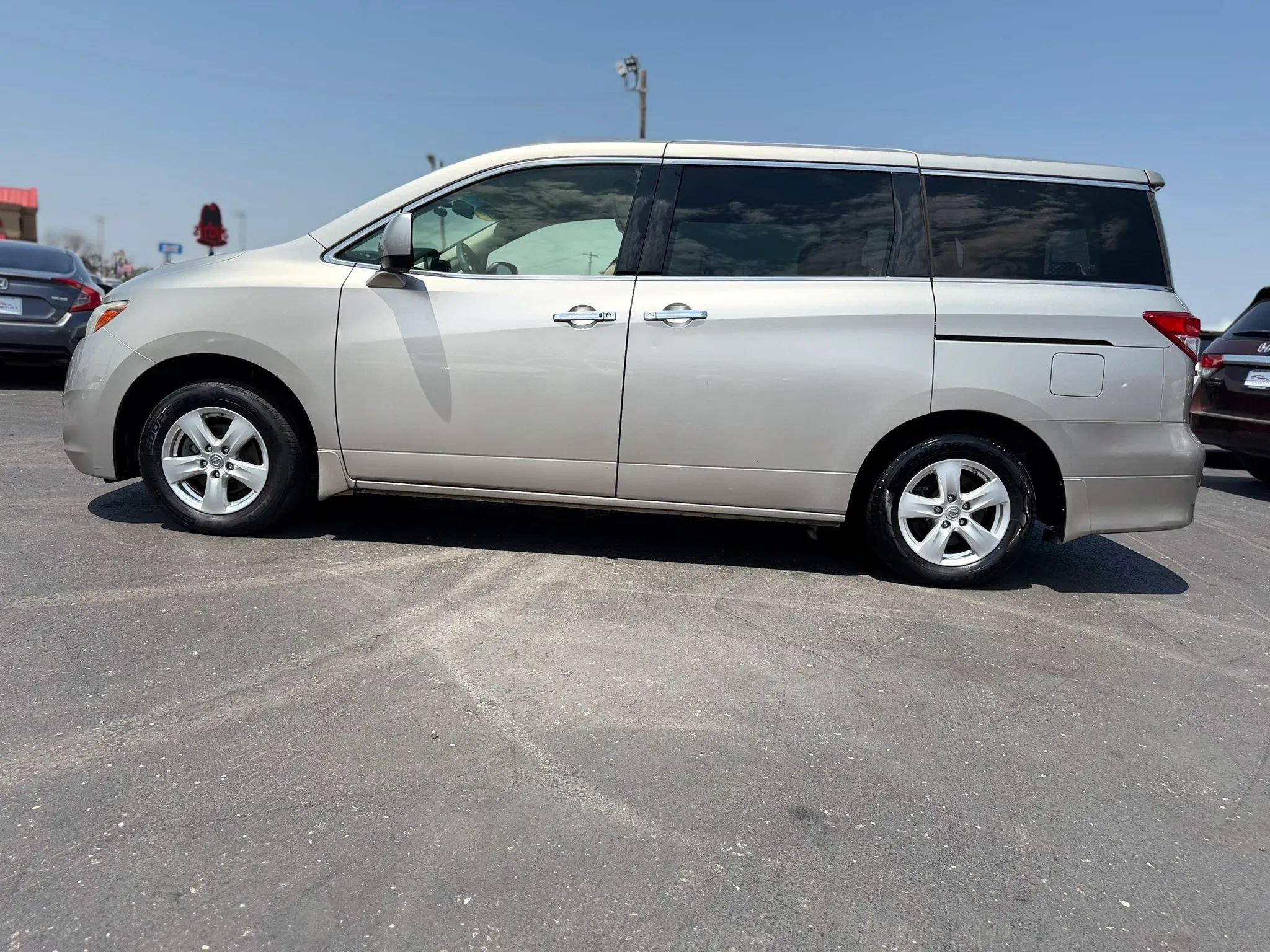 Used 2013 Nissan Quest SV w/ Leather Pkg FWD image 11