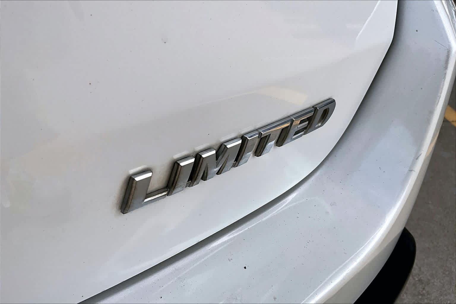 Used 2016 Toyota Highlander Limited FWD image 9