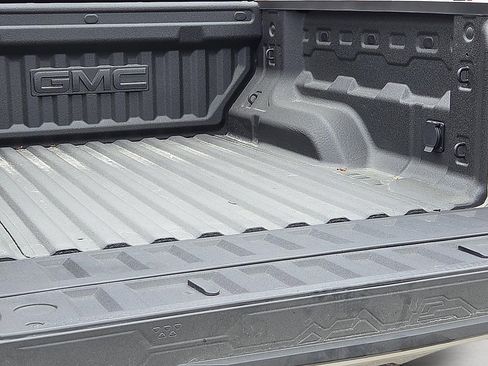 New 2026 GMC Canyon Denali image 9