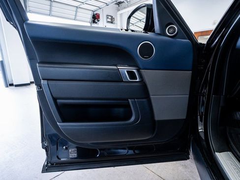 Used 2019 Land Rover Range Rover Sport HST image 34