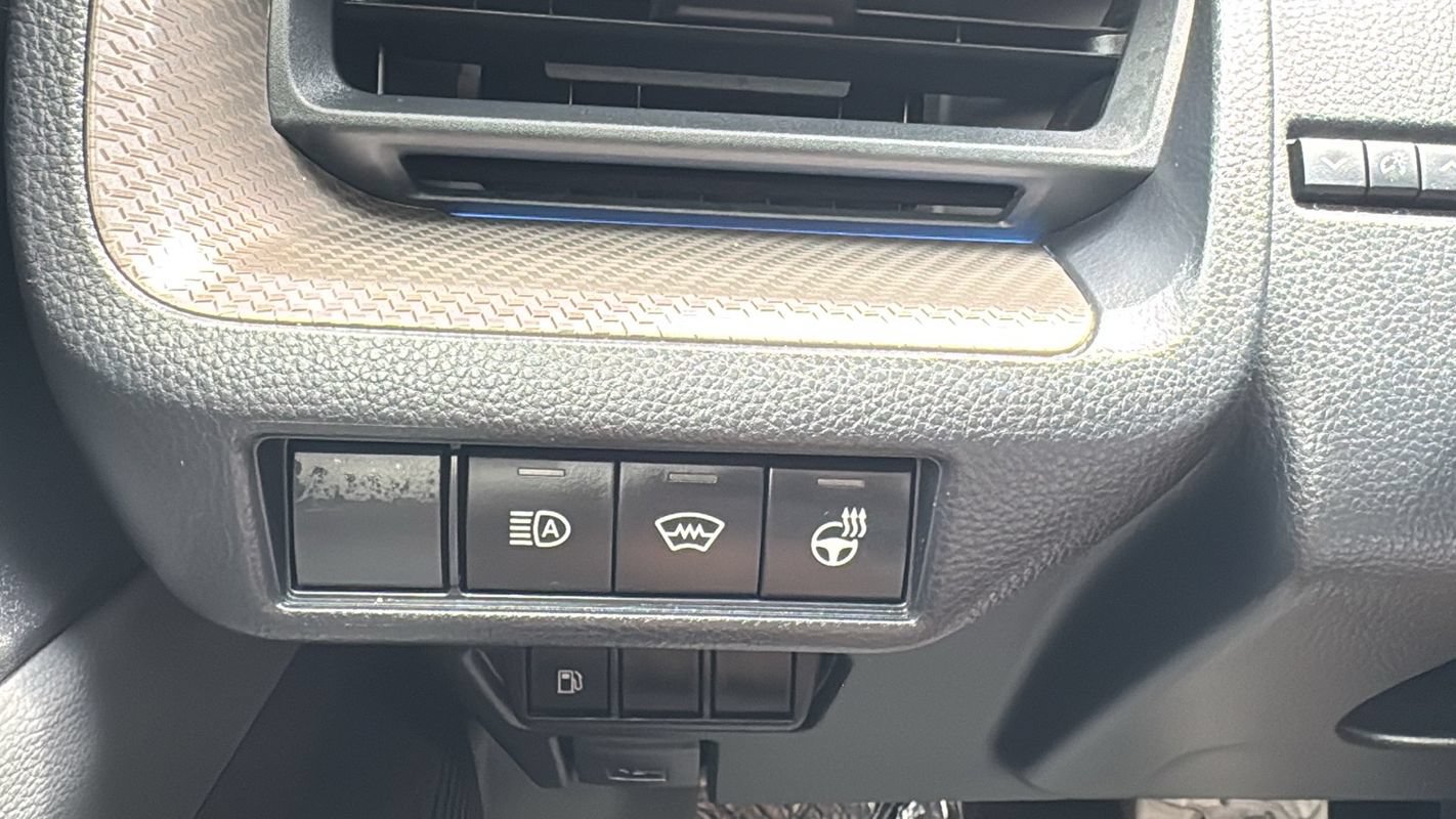 Used 2024 Toyota Prius XLE FWD image 25