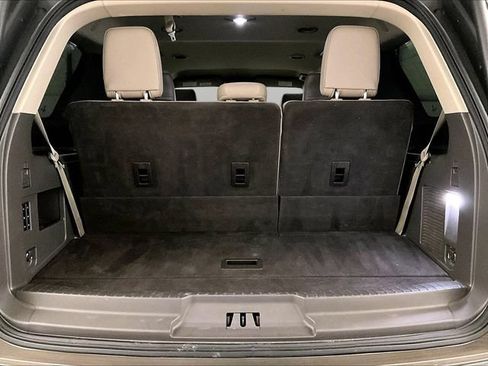 Used 2019 Ford Expedition XLT w/ Equipment Group 202A AWD/4WD image 35