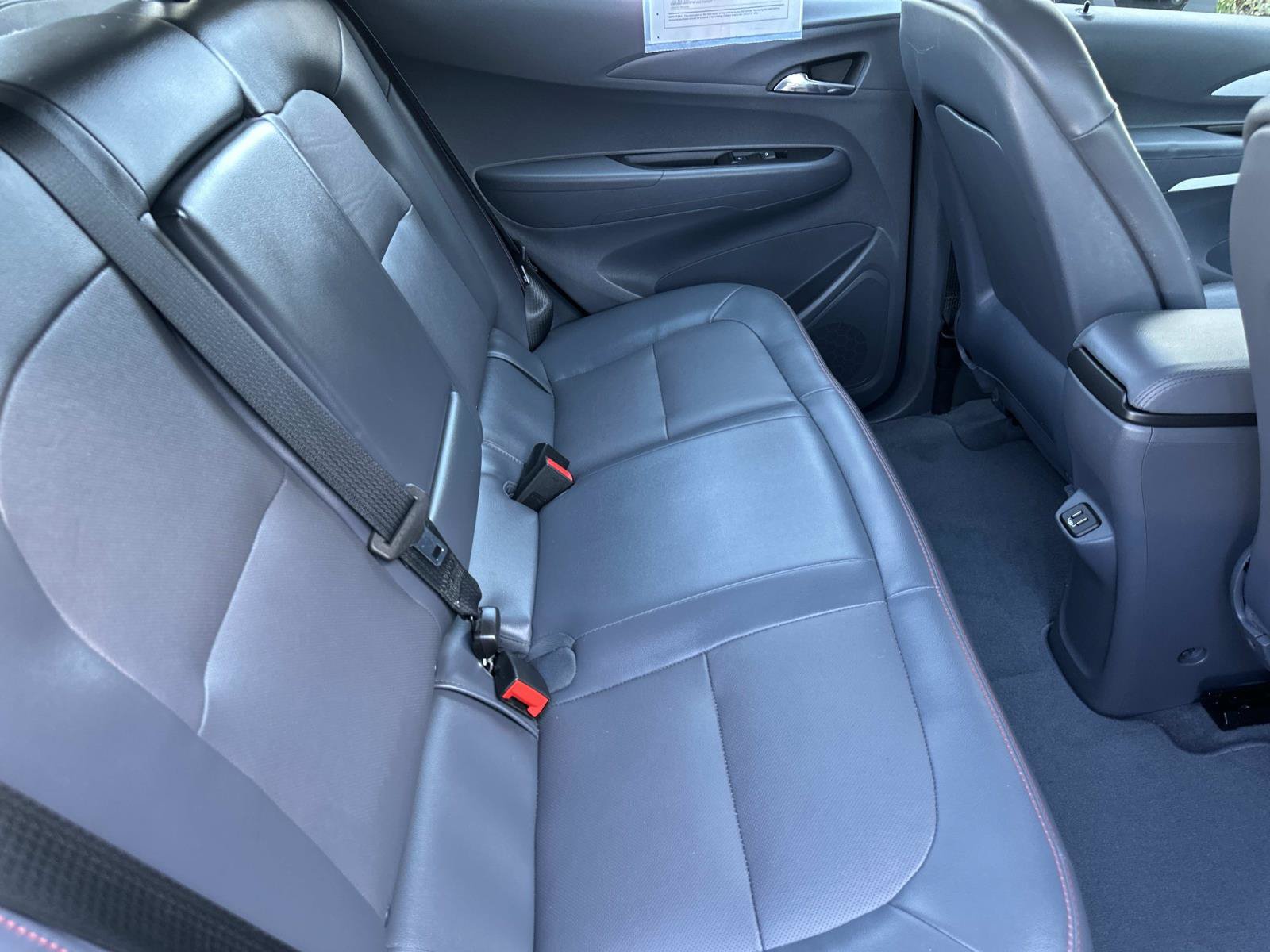 Used 2019 Chevrolet Bolt Premier w/ Infotainment Package FWD image 27