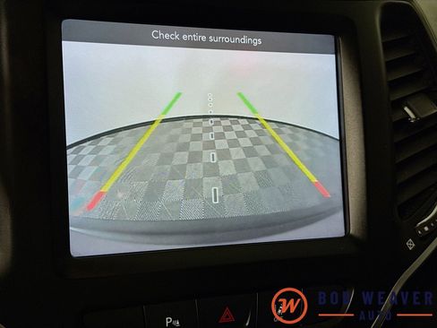 Used 2021 Jeep Cherokee Latitude Lux w/ Comfort/Convenience Group image 14