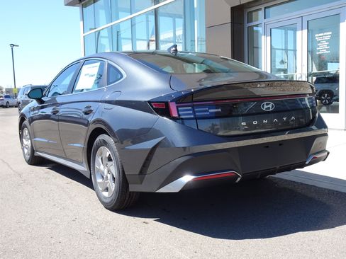 New 2026 Hyundai Sonata SE FWD image 3