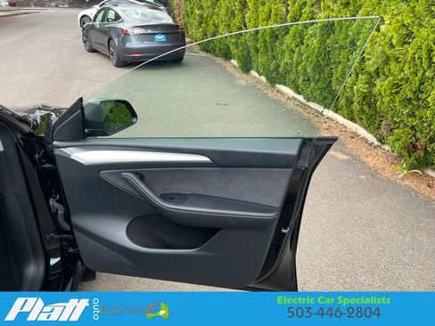 Used 2023 Tesla Model Y Long Range image 51