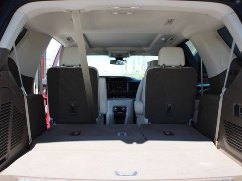 Used 2021 GMC Yukon Denali w/ LPO, Illumination Package image 15