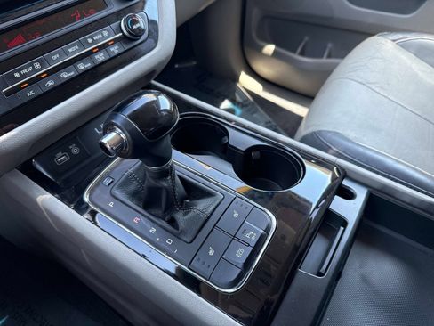 Used 2016 Kia Sedona EX FWD image 22