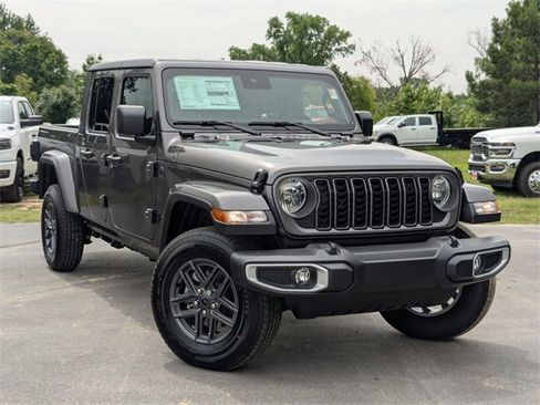 New 2025 Jeep Gladiator Sport image 2