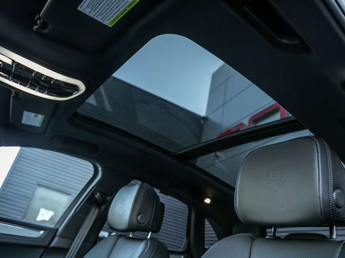 Certified 2026 Porsche Macan image 15