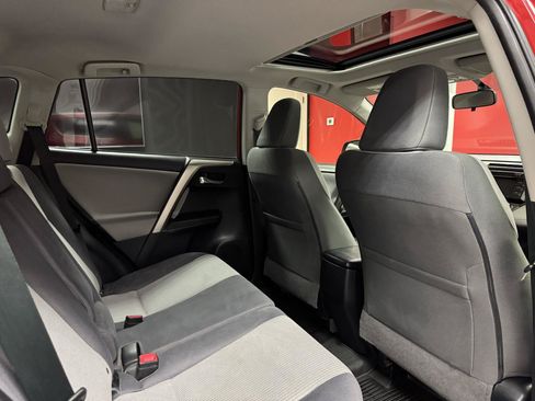 Used 2015 Toyota RAV4 XLE AWD/4WD image 27
