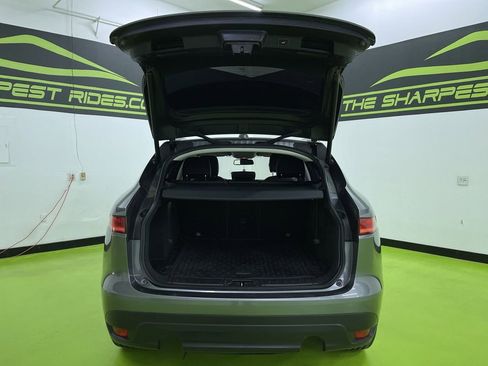 Used 2017 Jaguar F-PACE Premium image 9