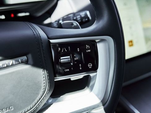 Used 2024 Land Rover Range Rover SE image 51