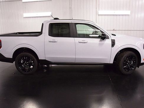 New 2025 Ford Maverick Lariat w/ Black Appearance Package image 9