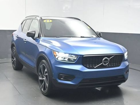 Used 2021 Volvo XC40 T4 R-Design w/ Protection Package Premier FWD image 2