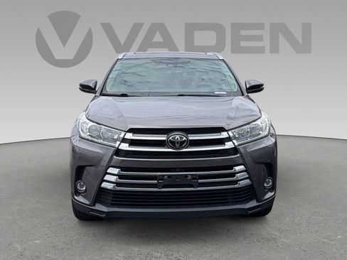 Used 2019 Toyota Highlander Limited Platinum FWD image 25