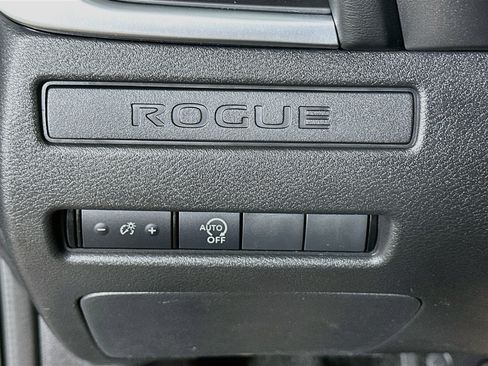 Used 2023 Nissan Rogue S AWD/4WD image 17