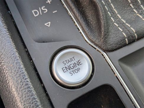 Used 2023 Volkswagen Atlas SE w/ Panoramic Sunroof Package image 28