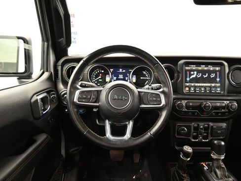 Used 2022 Jeep Wrangler Unlimited Sahara image 33