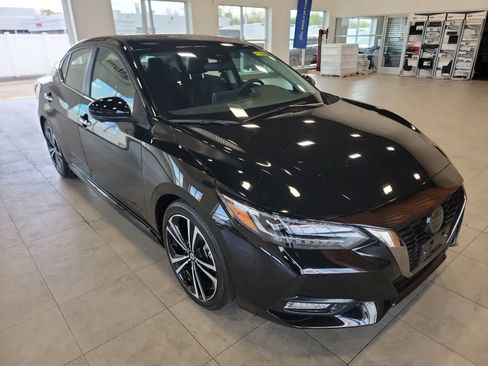 Used 2023 Nissan Sentra SR w/ SR Premium Package FWD image 5