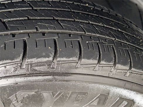 Used 2020 Hyundai Santa Fe SEL w/ Convenience Package image 9