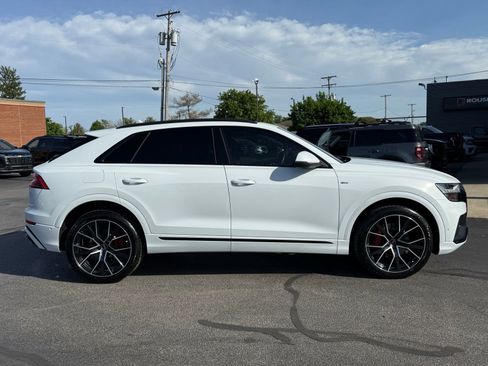 Used 2021 Audi Q8 Prestige w/ Prestige Package AWD/4WD image 2