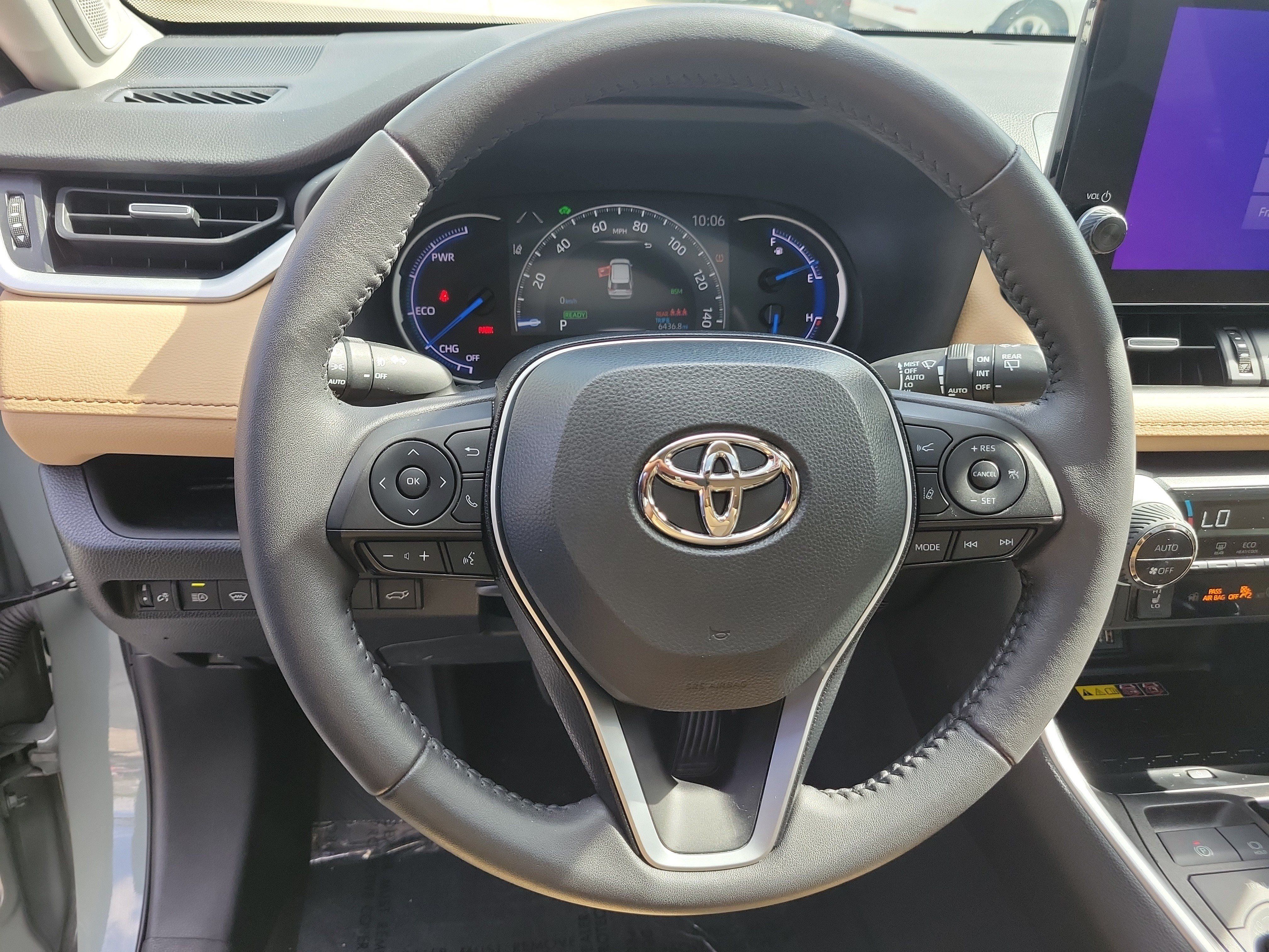 Used 2023 Toyota RAV4 XLE Premium AWD/4WD image 27