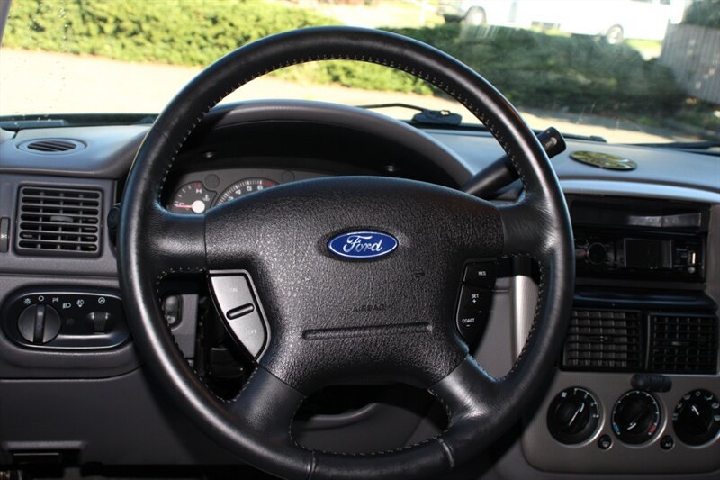 Used 2003 Ford Explorer XLT AWD/4WD image 17