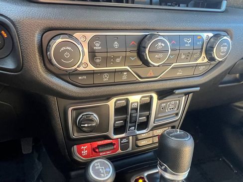 New 2026 Jeep Gladiator Willys AWD/4WD image 21